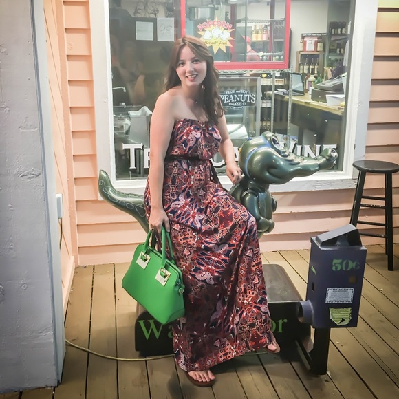 Meet your Posher, Jennifer - Picture 3 of 7